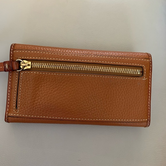 Dooney & Bourke Pebble Grain Bucket Crossbody Bag and Clutch - Picture 10 of 10